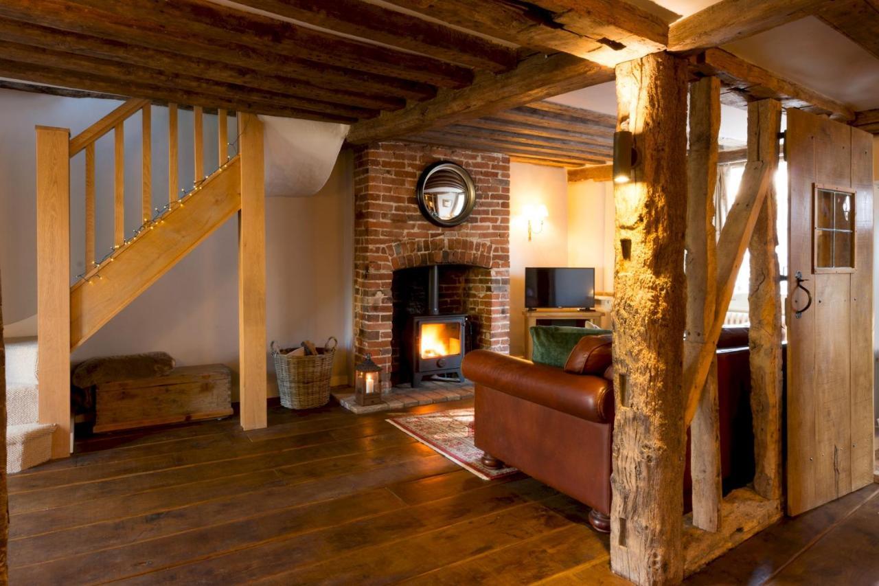Miller Cottage A Luxury 1550'S Cottage In The Historic Centre Of Saffron Walden Extérieur photo