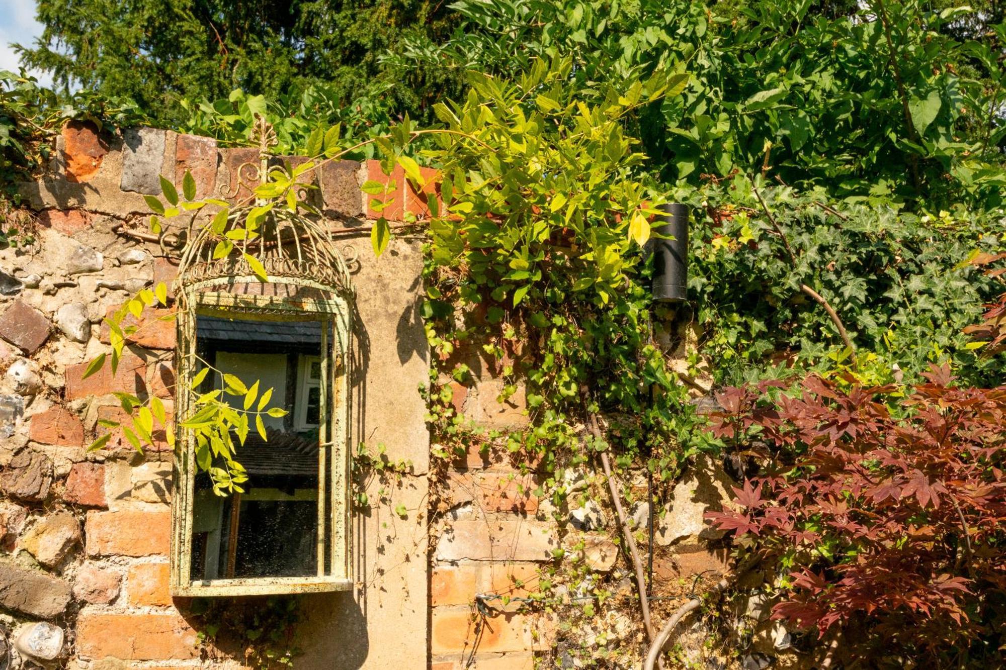 Miller Cottage A Luxury 1550'S Cottage In The Historic Centre Of Saffron Walden Extérieur photo